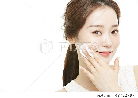 女性　ビューティー 48722797