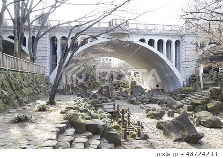 音無親水公園からみる音無橋（おとなしばし）　アーチ橋 48724233