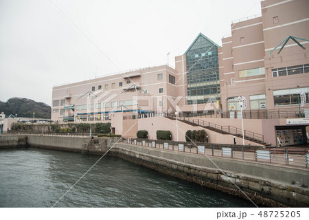 軍港の街横須賀、初めて湾内から軍艦を観る軍港クルーズ船に乗った。 48725205