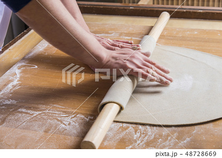 手打ちそば打ち 手打ちそば打ち 48728669