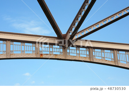 十三大橋のアーチ梁-2 十三大橋のアーチ梁-2 48730530