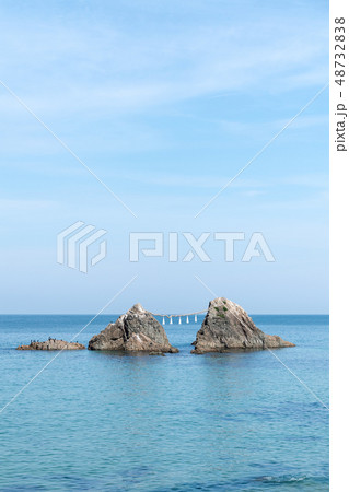 桜井二見ヶ浦の夫婦岩 48732838