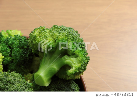 ブロッコリー(電子レンジ加熱処理後) 48733811
