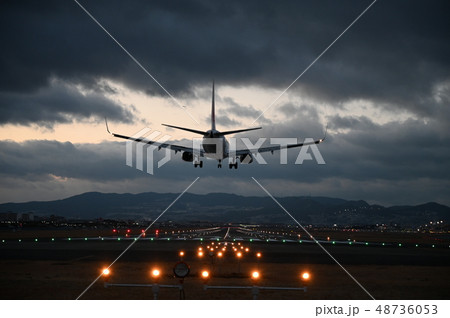 伊丹空港の着陸 伊丹空港の着陸 48736053