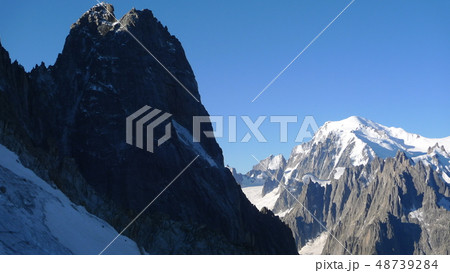 グランモンテから見るドリュとモンブラン グランモンテから見るドリュとモンブラン 48739284