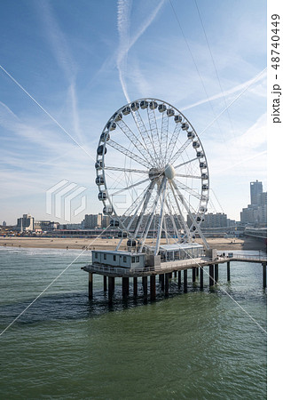 ferris wheel by the sea 48740449