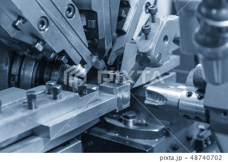 The operation of tapping tool . The operation of tapping tool . 48740702