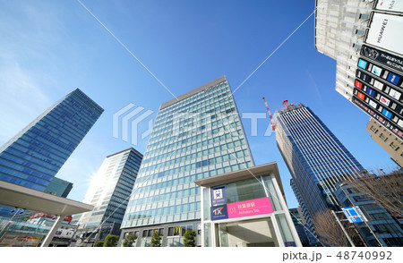 日本の東京都市景観　オフィス街化する秋葉原・建設中の高層ビルなどを望む 48740992
