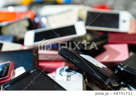 都市鉱山 小型家電リサイクル法 携帯電話 スマホ ガラケー 中古スマホ ジャンク 都市鉱山 小型家電リサイクル法 携帯電話 スマホ ガラケー 中古スマホ ジャンク 48741731