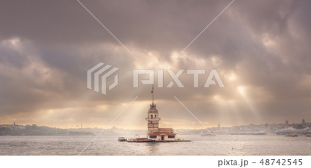 Maiden Tower in Bosphorus strait Istanbul, Turkey Maiden Tower in Bosphorus strait Istanbul, Turkey 48742545