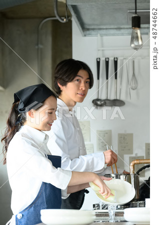 キッチン レストラン 男女 キッチン レストラン 男女 48744662