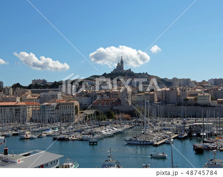 マルセイユ旧港　ヨットハーバー（プロヴァンス地方/フランス） 48745784