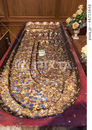 Buddha Footprint buddhist temple Wat Lo Sutthawat 48753648