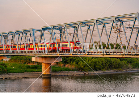 京急電鉄と多摩川 48764873
