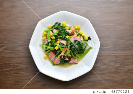 ほうれん草のバターソテー 48770121