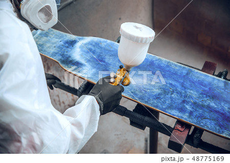 Master painter in a factory Master painter in a factory 48775169