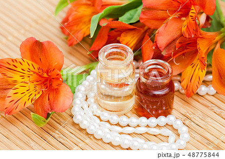 Bottles of essential oil 48775844