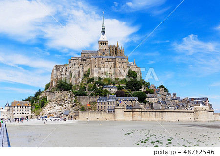 モンサンミシェルと青空 48782546