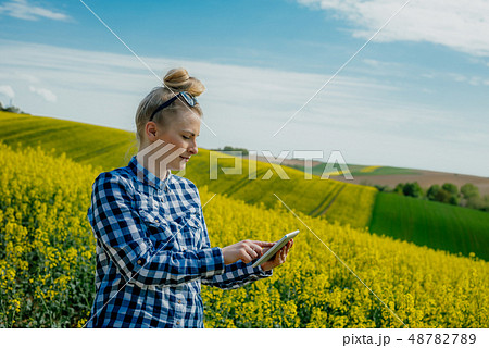 Female farmer using tablet 48782789