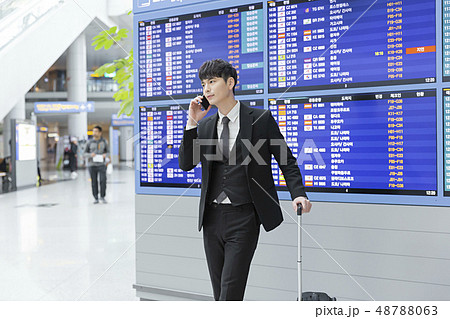 Business trip concept, Business couple at the airport 086 Business trip concept, Business couple at the airport 086 48788063