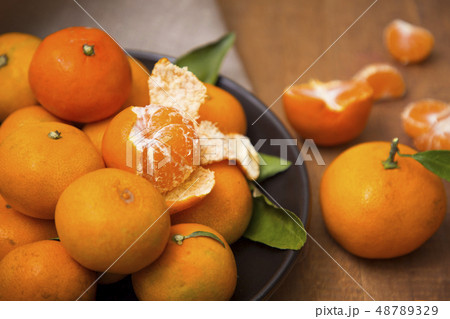 Collections of fresh Tangerines. tangerine slices, juice with leaves. Fruit composition. 107 Collections of fresh Tangerines. tangerine slices, juice with leaves. Fruit composition. 107 48789329