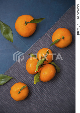 Collections of fresh Tangerines. tangerine slices, juice with leaves. Fruit composition. 051 48789899