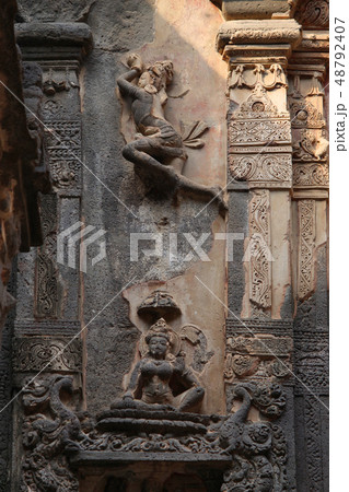 Stone carving, Kailashnath temple, Cave 16, Ellora 48792407