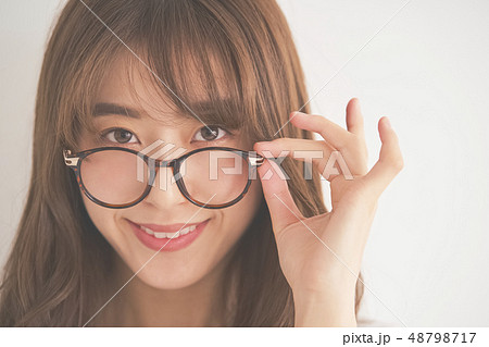 美しい女性　ポートレート 48798717