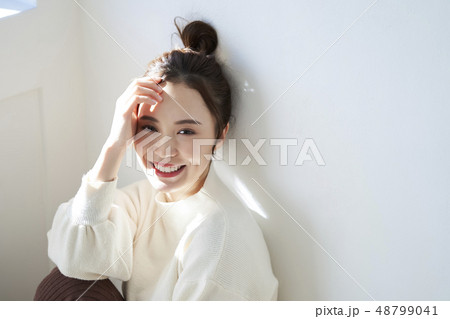 美しい女性　ポートレート 48799041