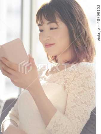 美しい女性 ライフスタイルイメージ 美しい女性 ライフスタイルイメージ 48799152