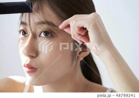女性　ビューティーイメージ　ヘアスタイル 48799241