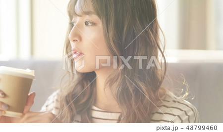 美しい女性 ライフスタイルイメージ 美しい女性 ライフスタイルイメージ 48799460