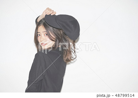 美しい女性 ポートレート カジュアル 美しい女性 ポートレート カジュアル 48799514