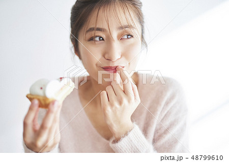 美しい女性 ライフスタイルイメージ 美しい女性 ライフスタイルイメージ 48799610