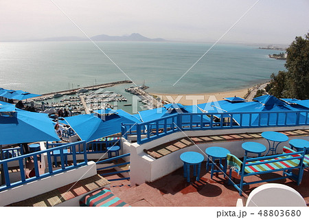 シディ・ブ・サイドの海岸　チュニジア　チュニス　アフリカ 48803680