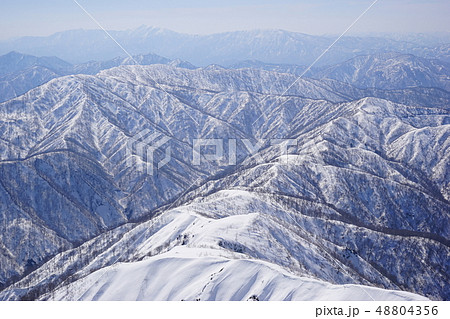 荒島岳から能郷白山方面の山塊 48804356