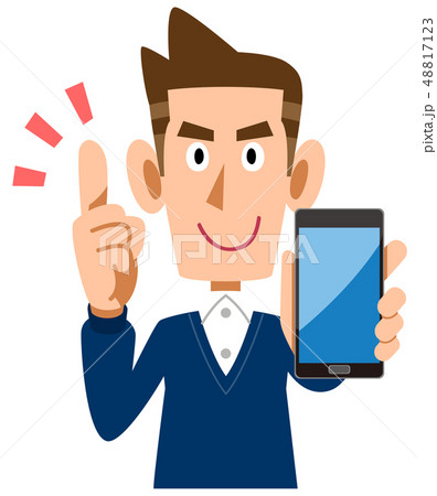 スマートフォンを手に持ち要点を説明する男性 48817123