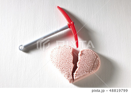 失恋　離婚　破局 48819799