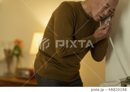 シニア　オレオレ詐欺 48820198