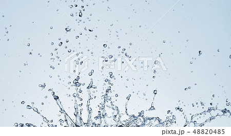 水しぶき 48820485