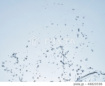 水しぶき 48820596