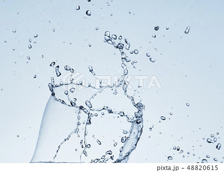 水しぶき 48820615