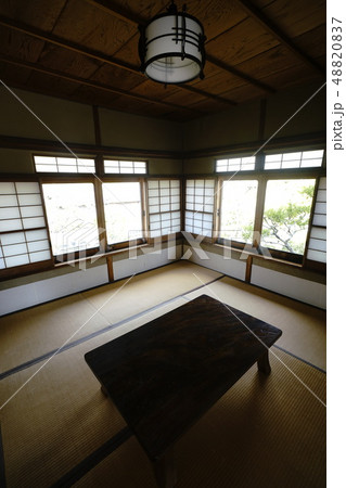 昭和レトロの住居内部 48820837