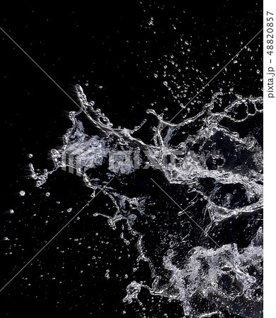 水しぶき 48820857