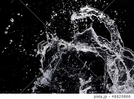 水しぶき 48820866