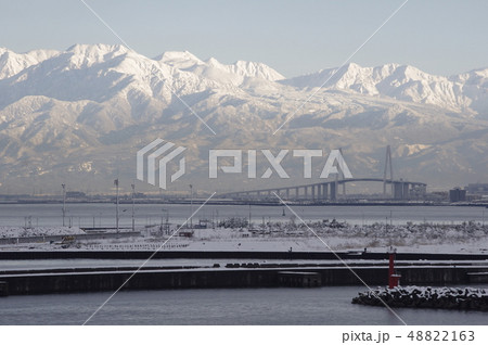 冬の立山連邦と伏木港 冬の立山連邦と伏木港 48822163