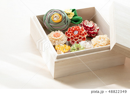 つまみ細工の和装小物 48822349