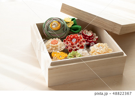 つまみ細工の和装小物 48822367