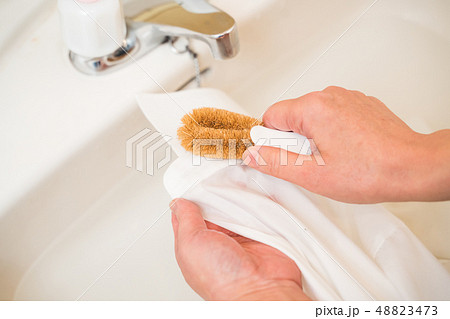 洗濯 ワイシャツ シミ抜き 洗濯 ワイシャツ シミ抜き 48823473