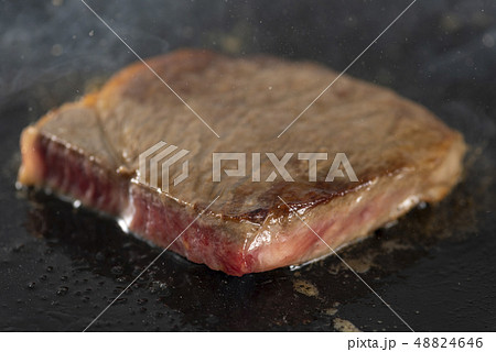 鉄板焼き サーロインステーキ 48824646